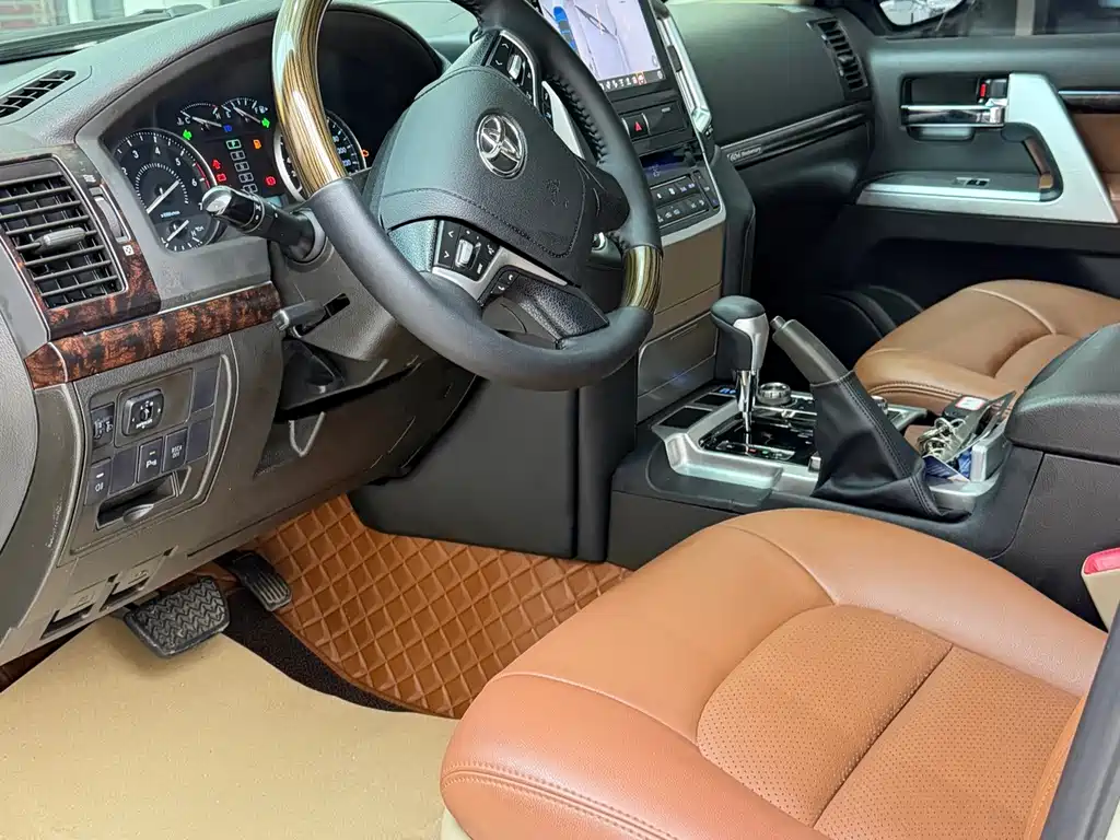 Toyota Land Cruiser — миниатюра 4