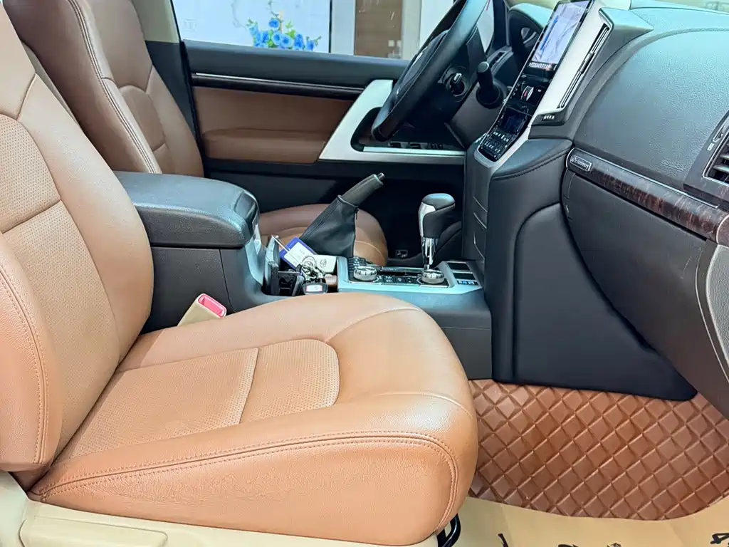 Toyota Land Cruiser — миниатюра 8