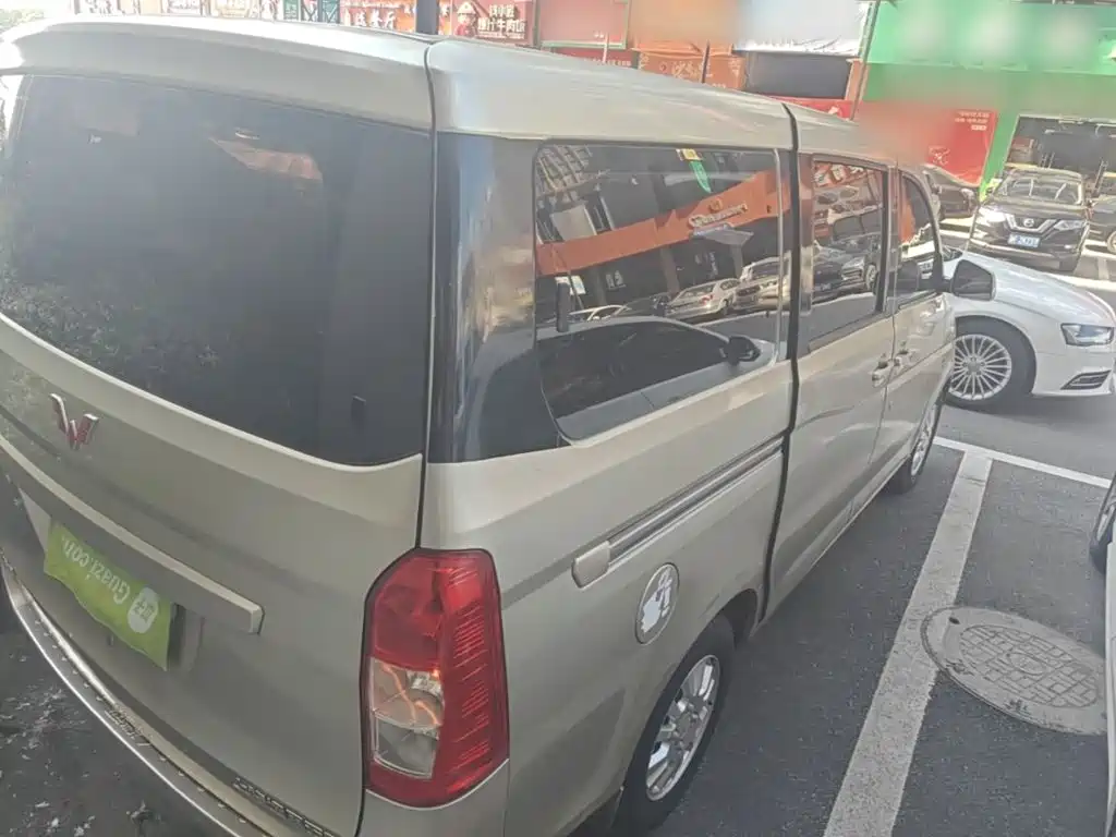 Wuling Rongguang V — миниатюра 7