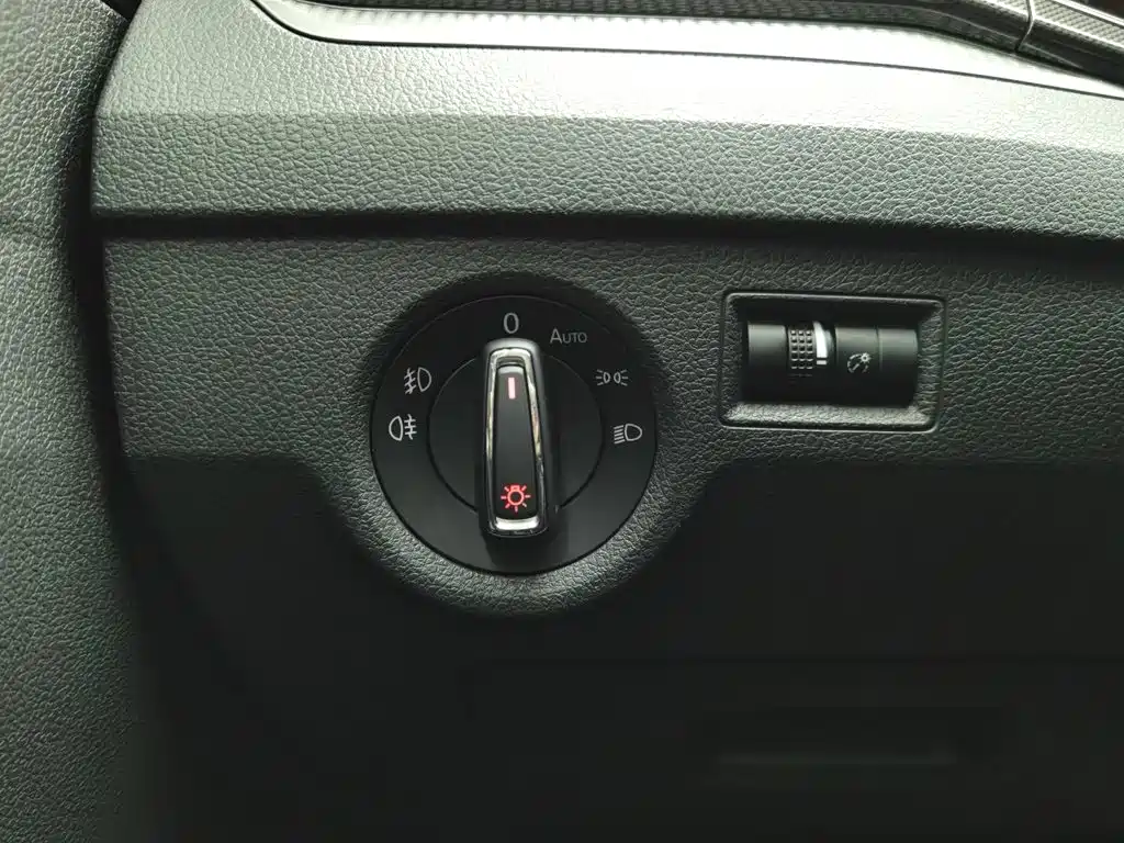 Volkswagen Passat — миниатюра 21