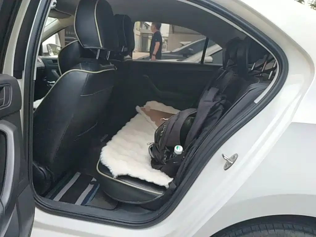 Volkswagen Santana — миниатюра 17