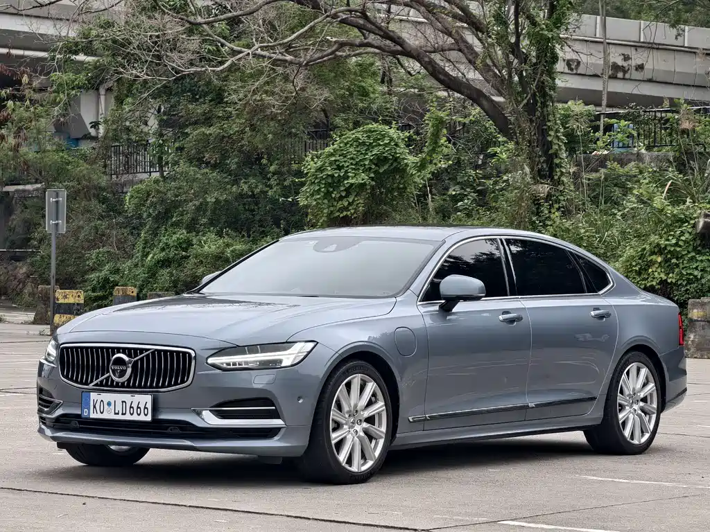 Volvo S90 PHEV 2019