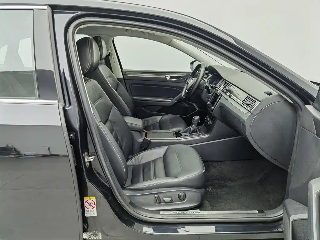 Volkswagen Passat — миниатюра 23