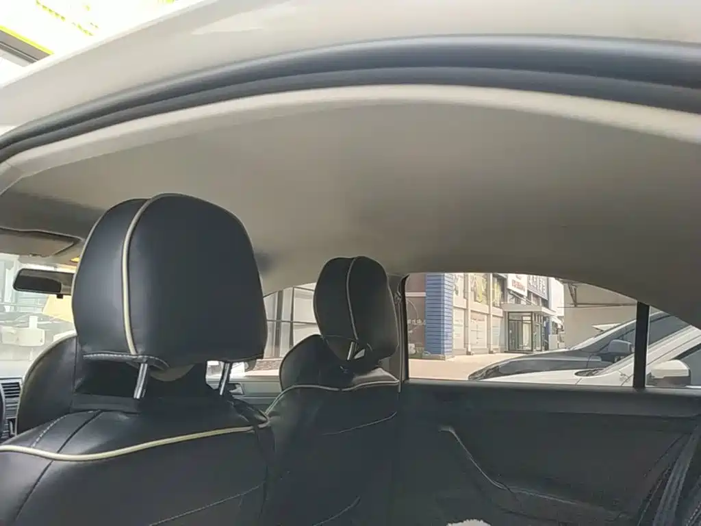 Volkswagen Santana — миниатюра 18