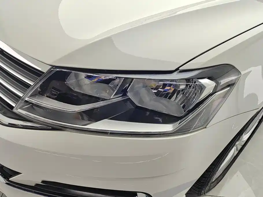 Volkswagen Lavida — миниатюра 5