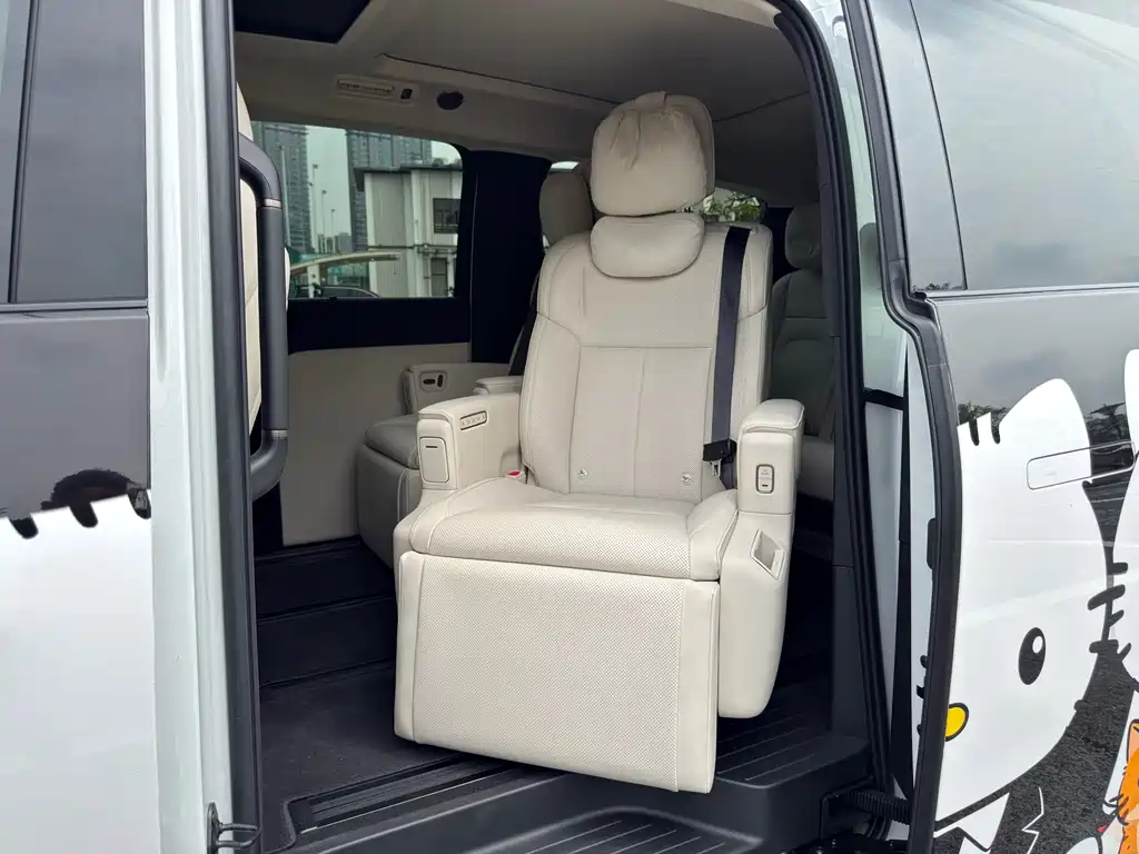 Li Auto Li MEGA — миниатюра 13