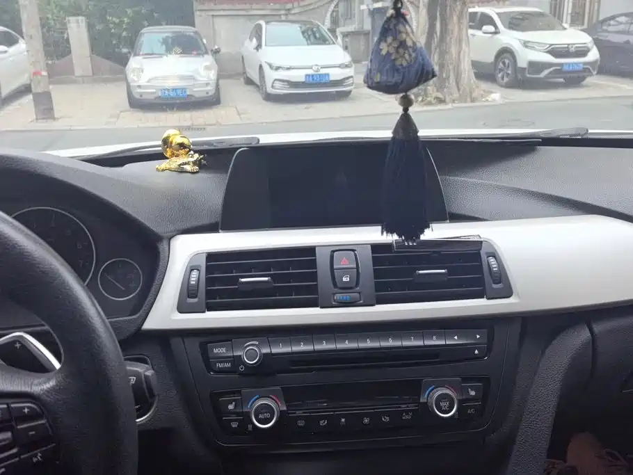 BMW 3 Series — миниатюра 13