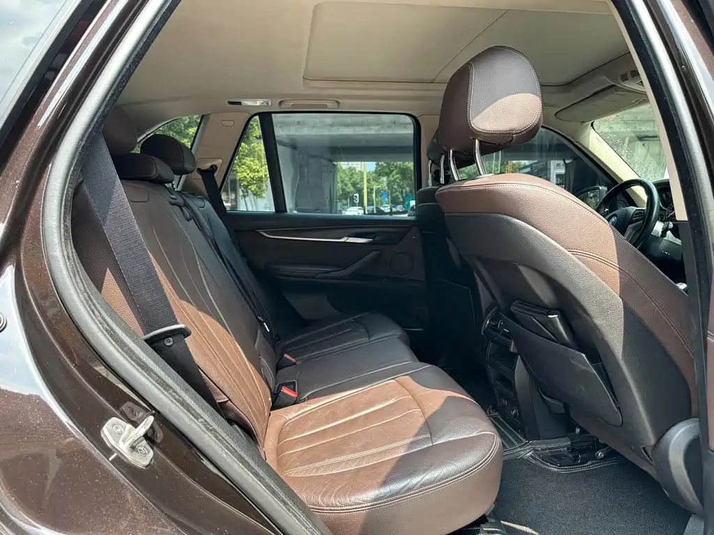 BMW X5 (Import) — миниатюра 11