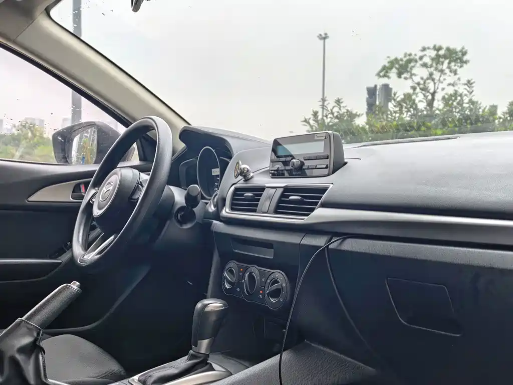 Mazda 3 Axela — миниатюра 10