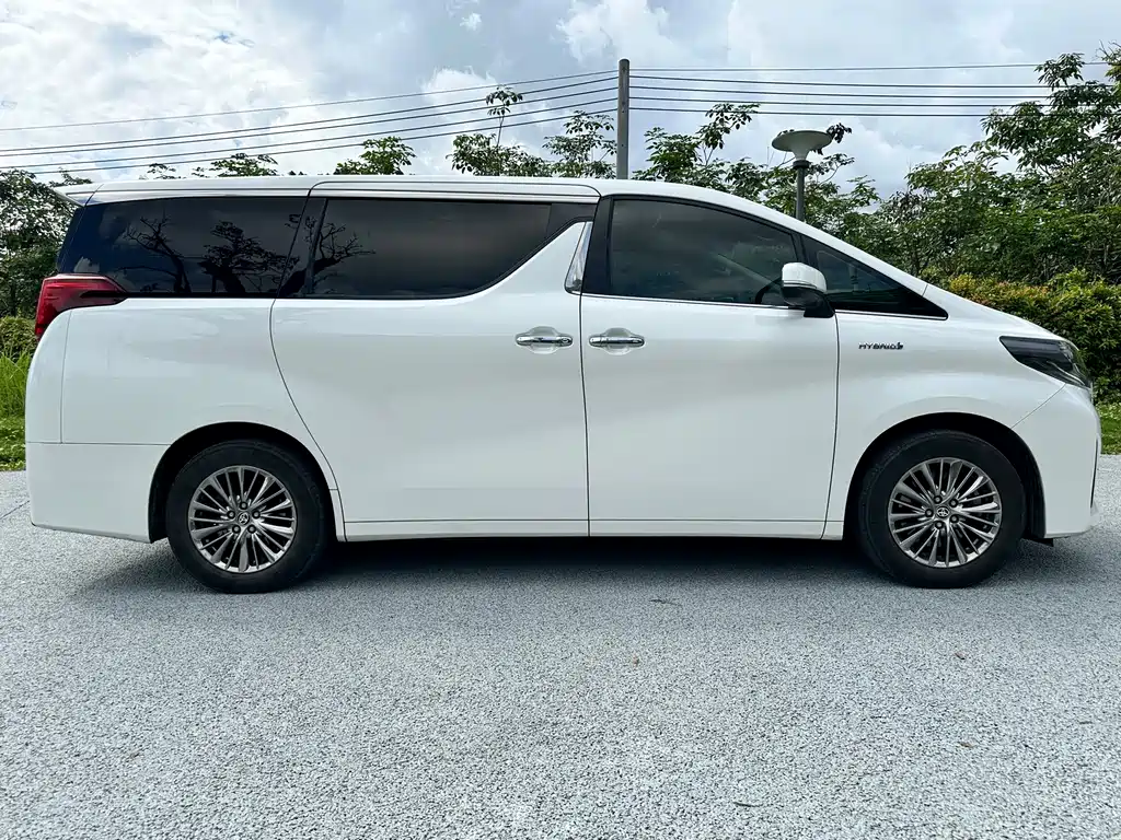 Toyota Alphard 2021 2.5L Luxury
