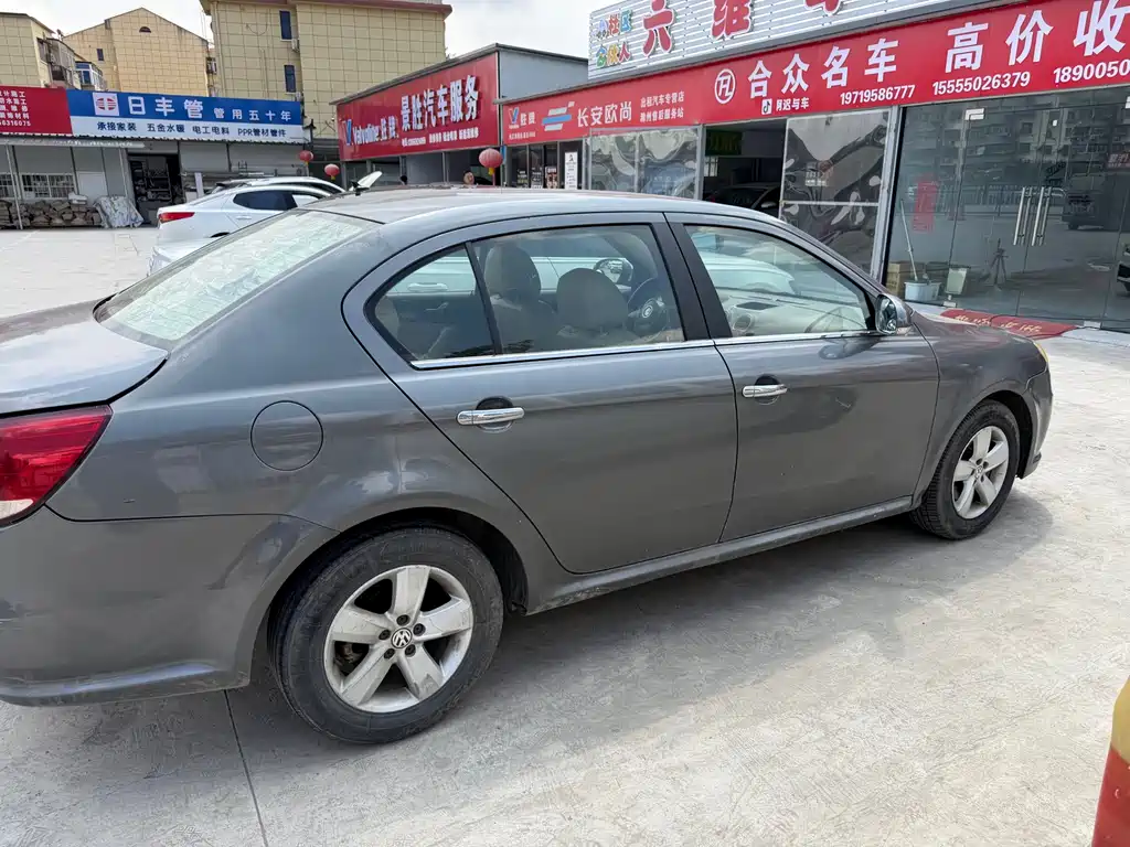 Volkswagen Lavida 2011 1.6L MT