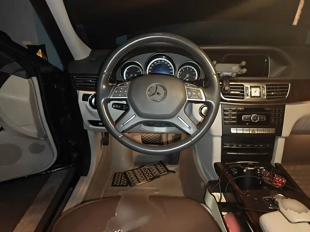 Mercedes-Benz E-Class E 2015 E 200 L