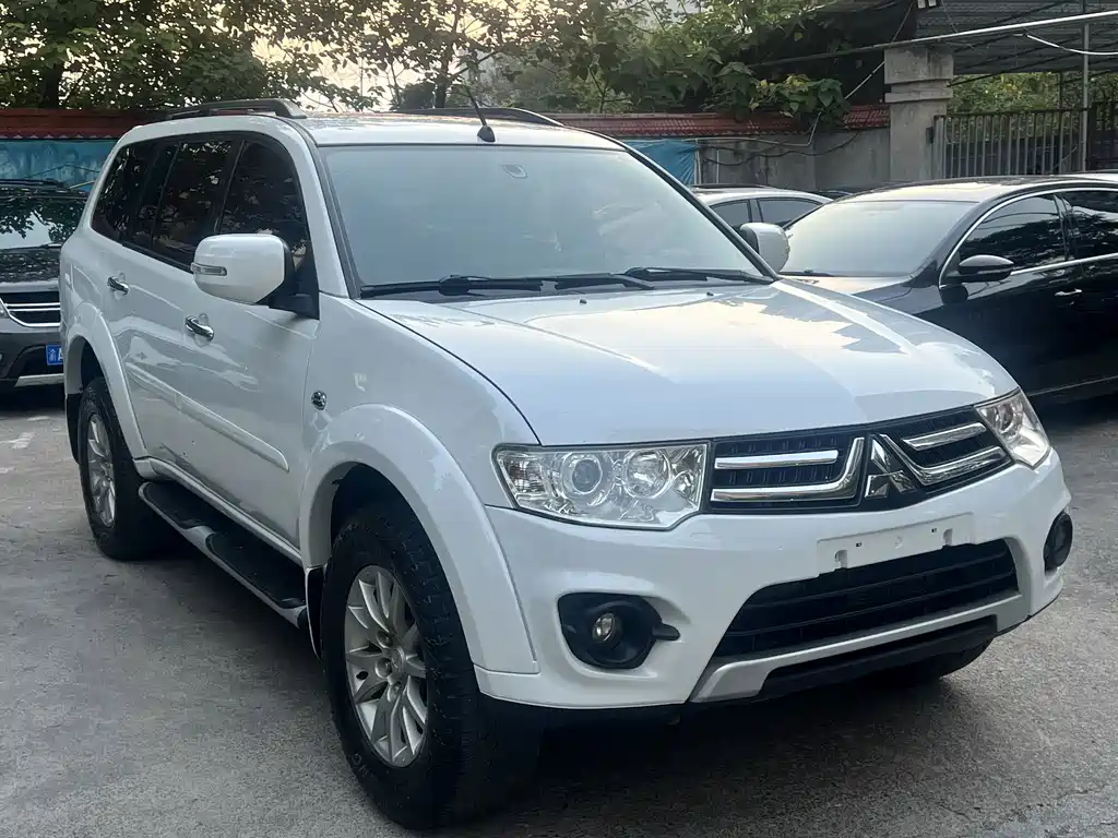 Mitsubishi Pajero Sport — миниатюра 8