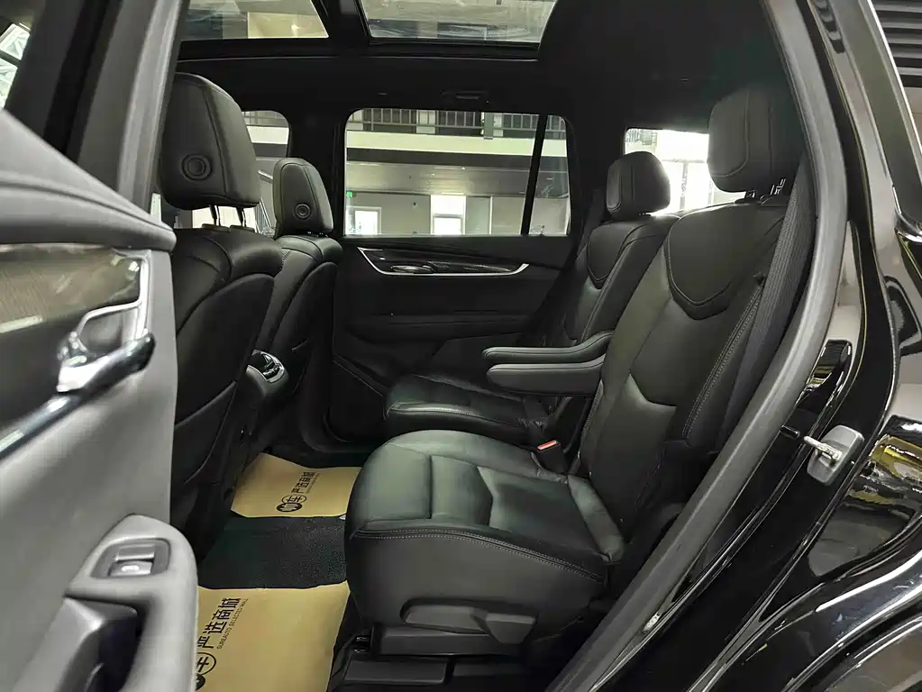 Cadillac XT6 — миниатюра 11