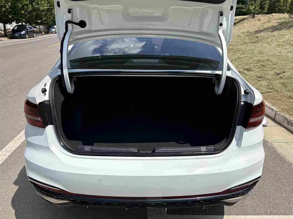 Volkswagen Lavida — миниатюра 18
