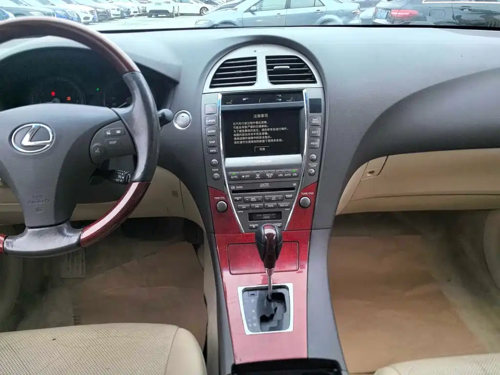 Lexus ES — миниатюра 13