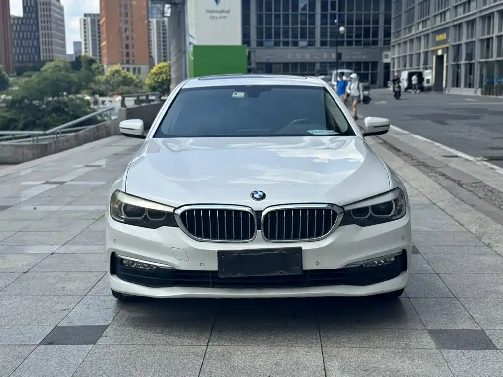 BMW 5 Series — миниатюра 2