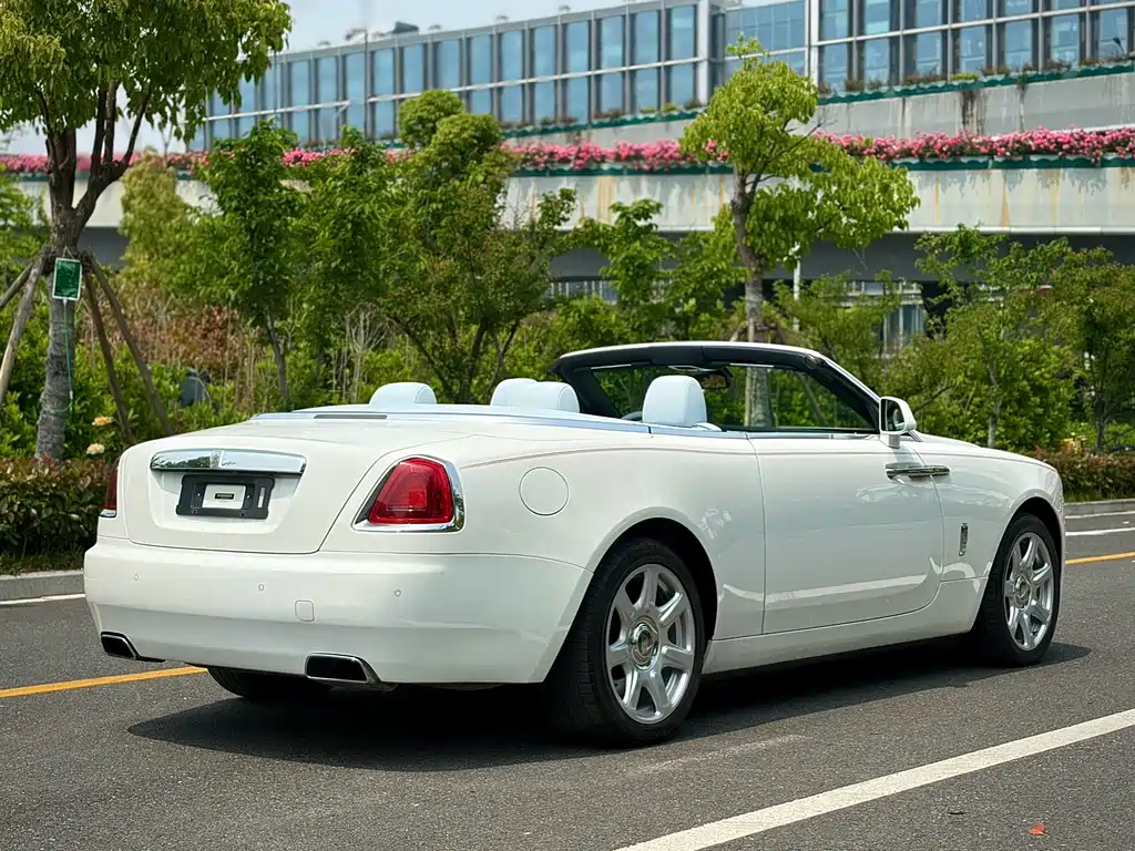 Rolls-Royce Dawn — миниатюра 6