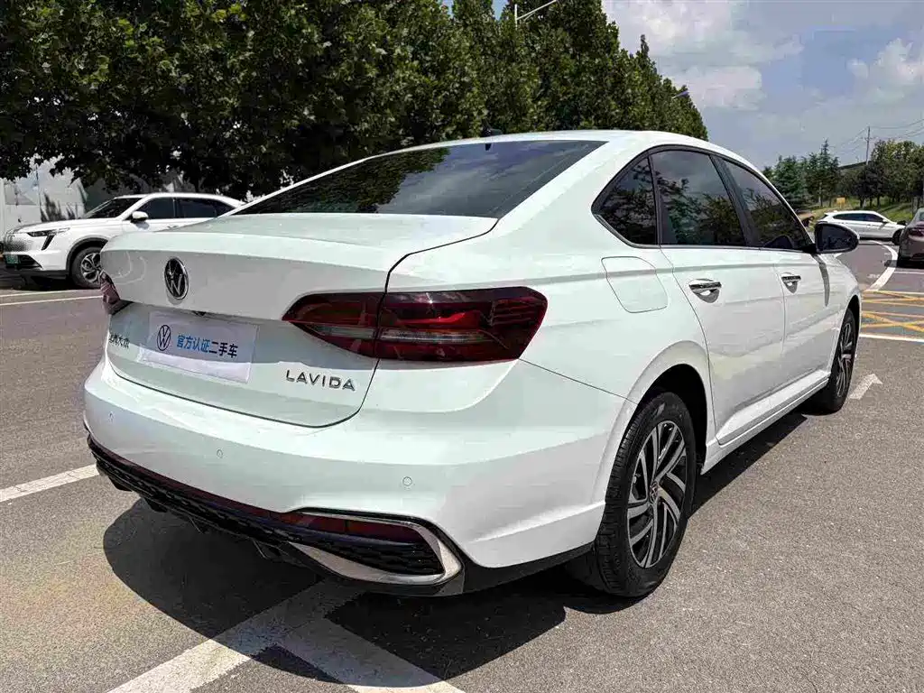 Volkswagen Lavida — миниатюра 6