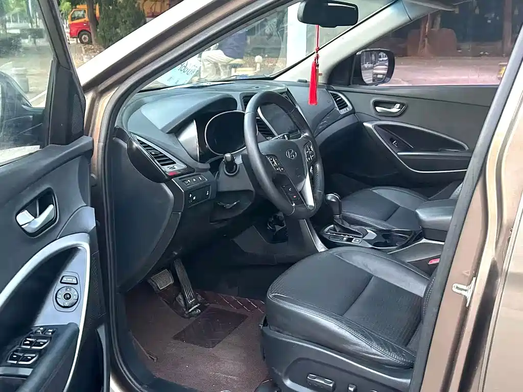 Hyundai Santa Fe — миниатюра 5