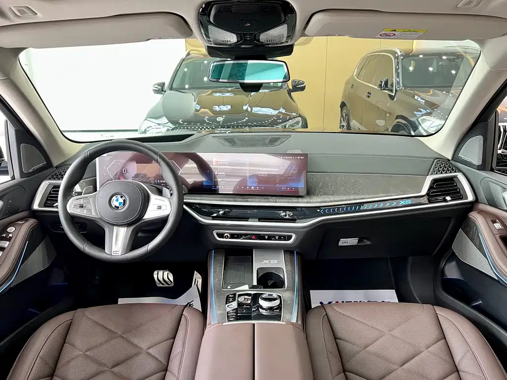 BMW X5 2023 xDrive 30Li Premium M Sport