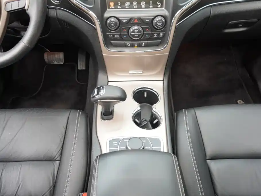 Jeep Grand Cherokee (Import) — миниатюра 7