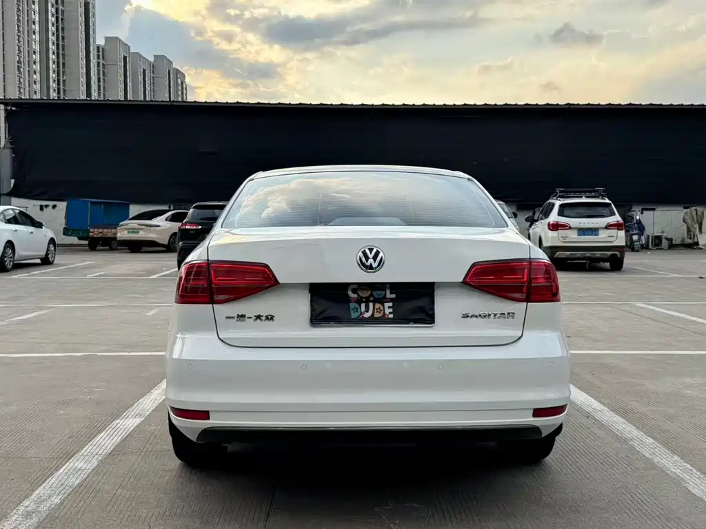 Volkswagen Sagitar — миниатюра 6