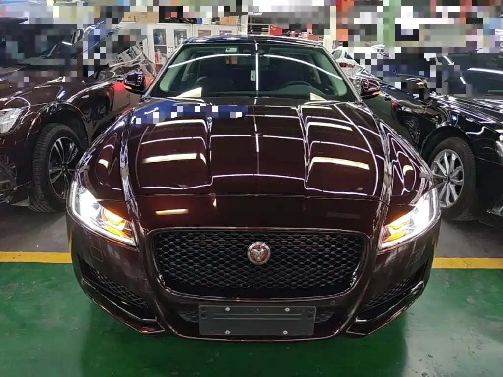 Jaguar XFL — миниатюра 3