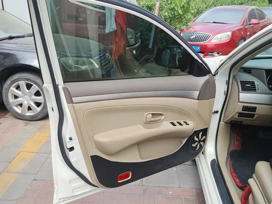 Nissan Sylphy — миниатюра 7