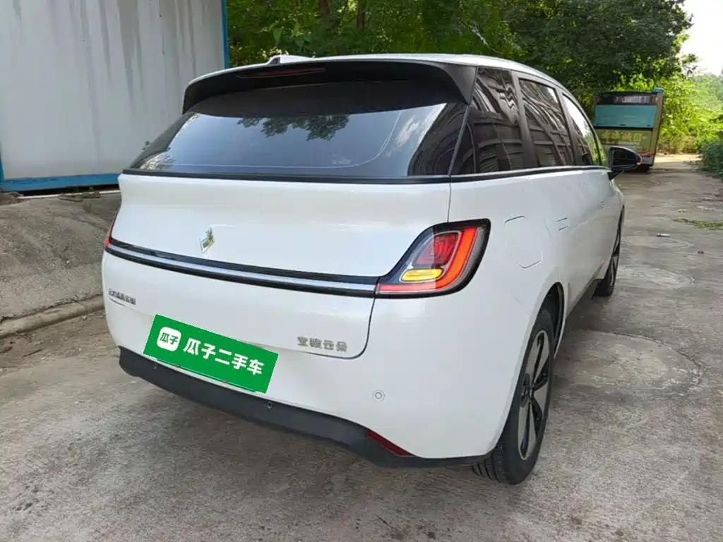Baojun Yunduo — миниатюра 7
