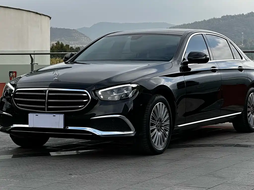 Mercedes-Benz E-Class 2022