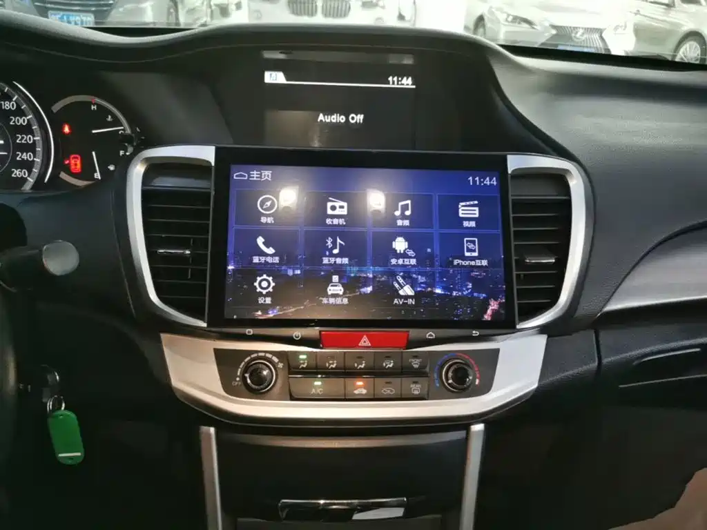 Honda Accord — миниатюра 13