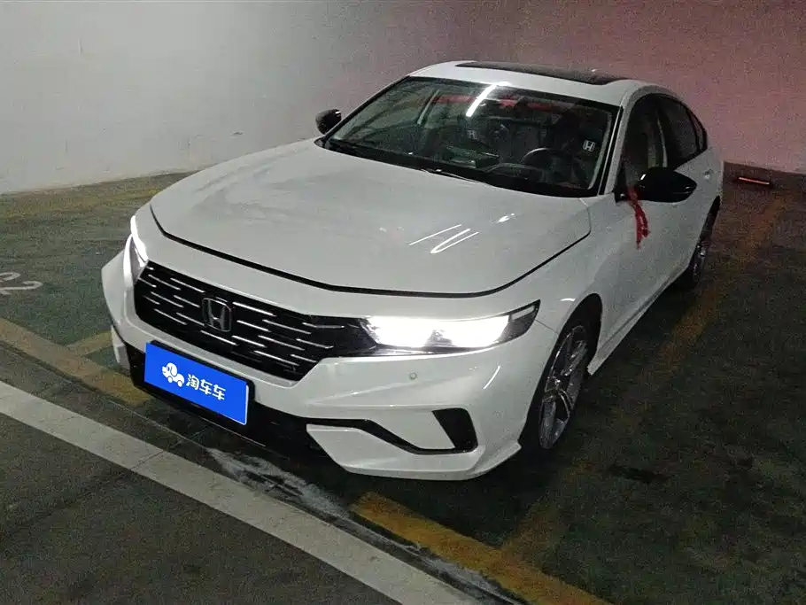 雅阁 2025款 运动系列 260TURBO 尊贵版