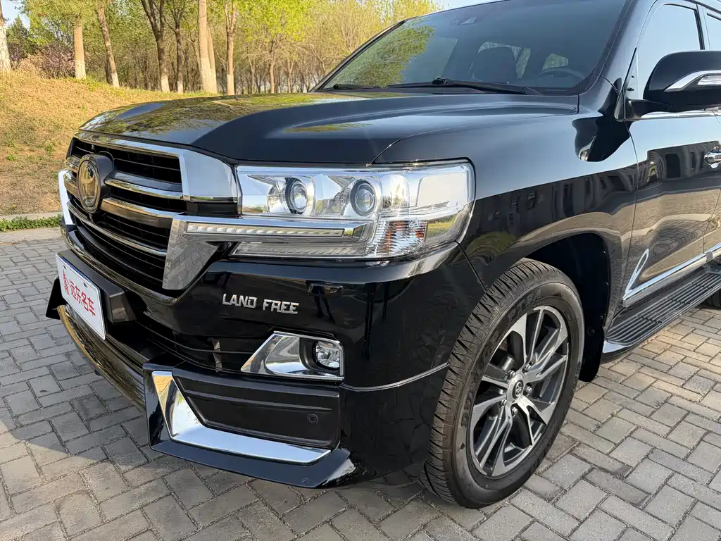 Toyota Land Cruiser 2020 5.7L AT