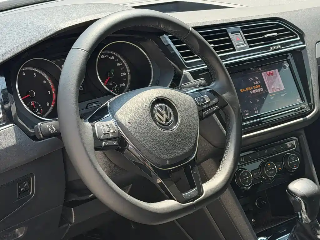 Volkswagen Tiguan L — миниатюра 3