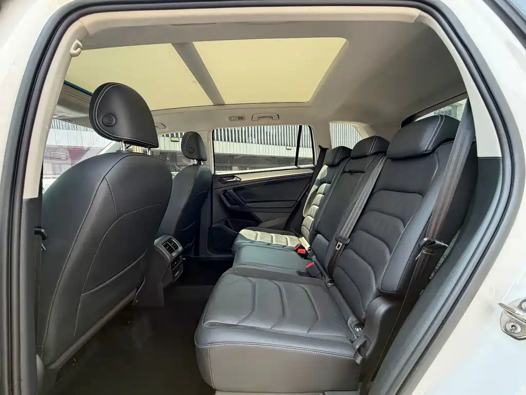 Volkswagen Tiguan L — миниатюра 6