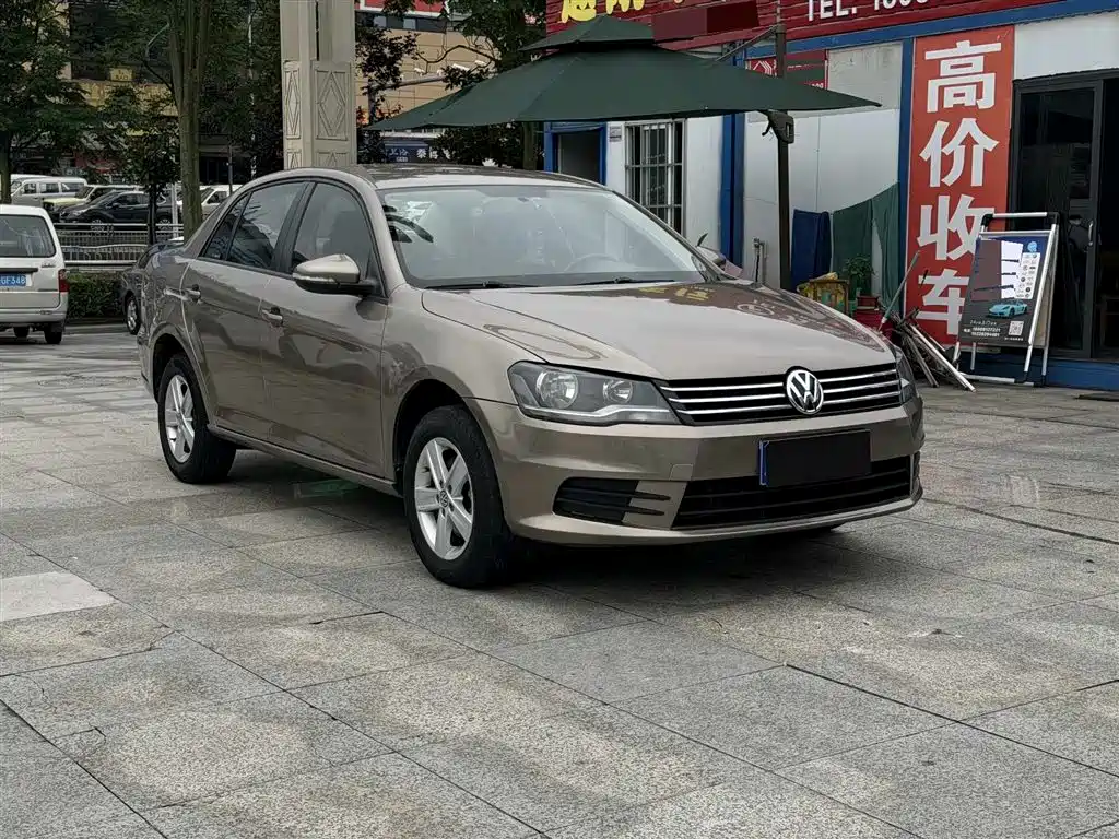 Volkswagen Bora 2013 1.6L MT Fashion
