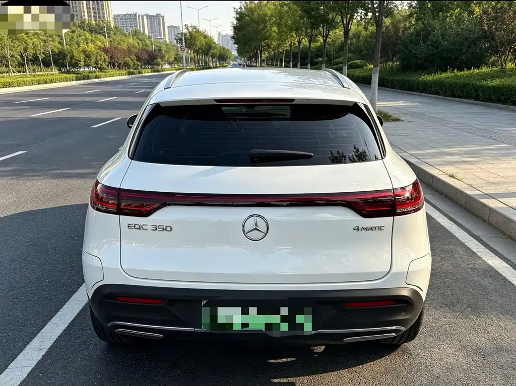 Mercedes-Benz EQC — миниатюра 16
