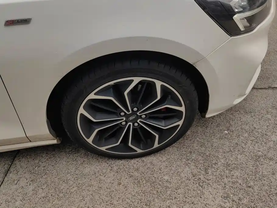 Ford Focus — миниатюра 6