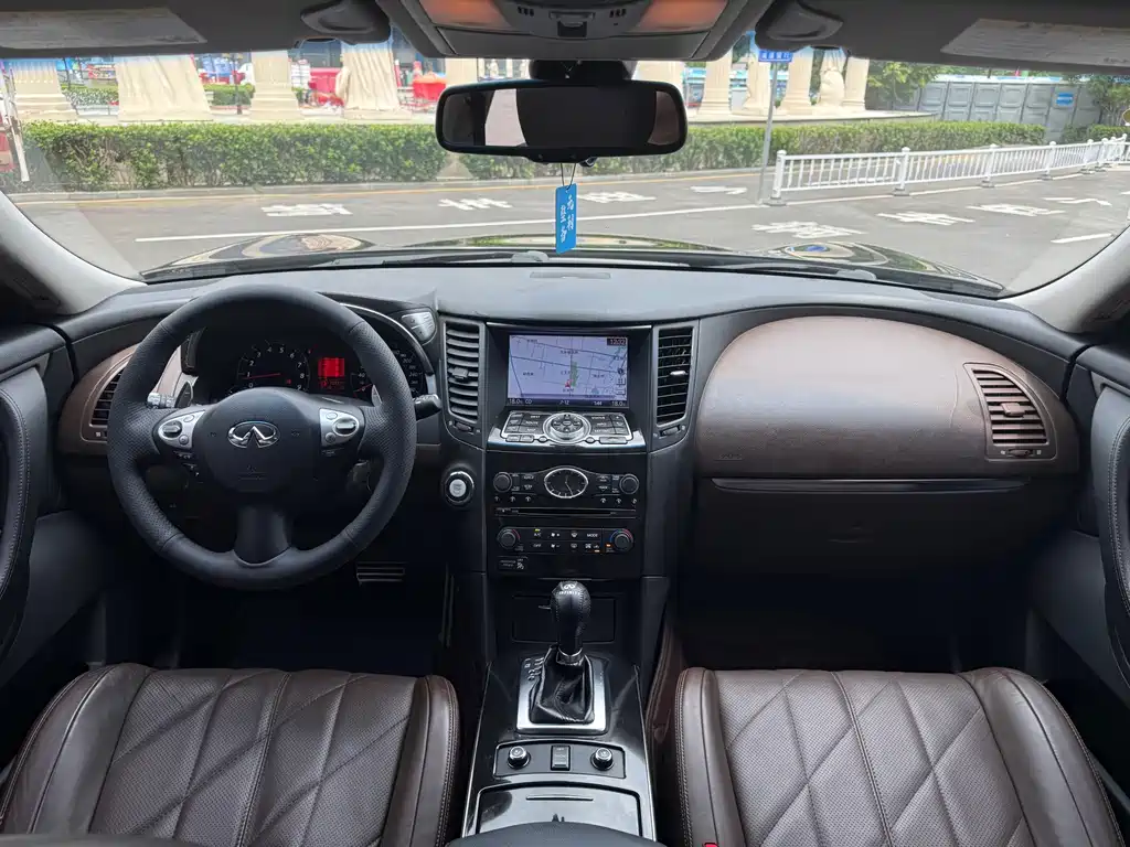 Infiniti FX — миниатюра 6