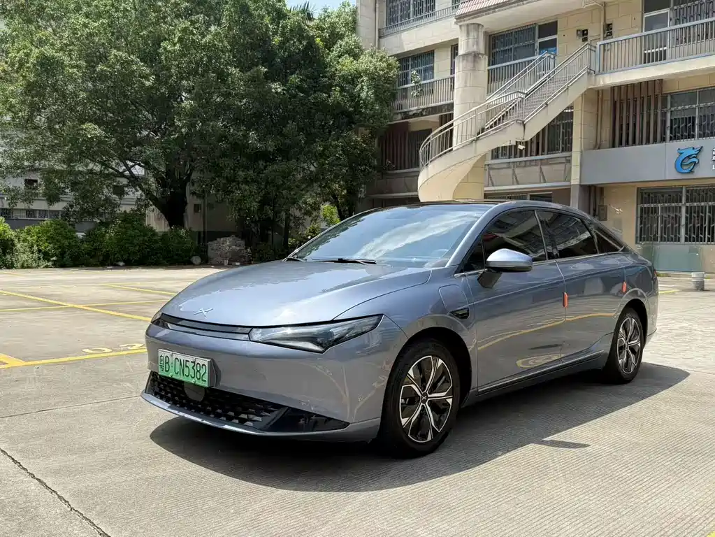 XPeng P5