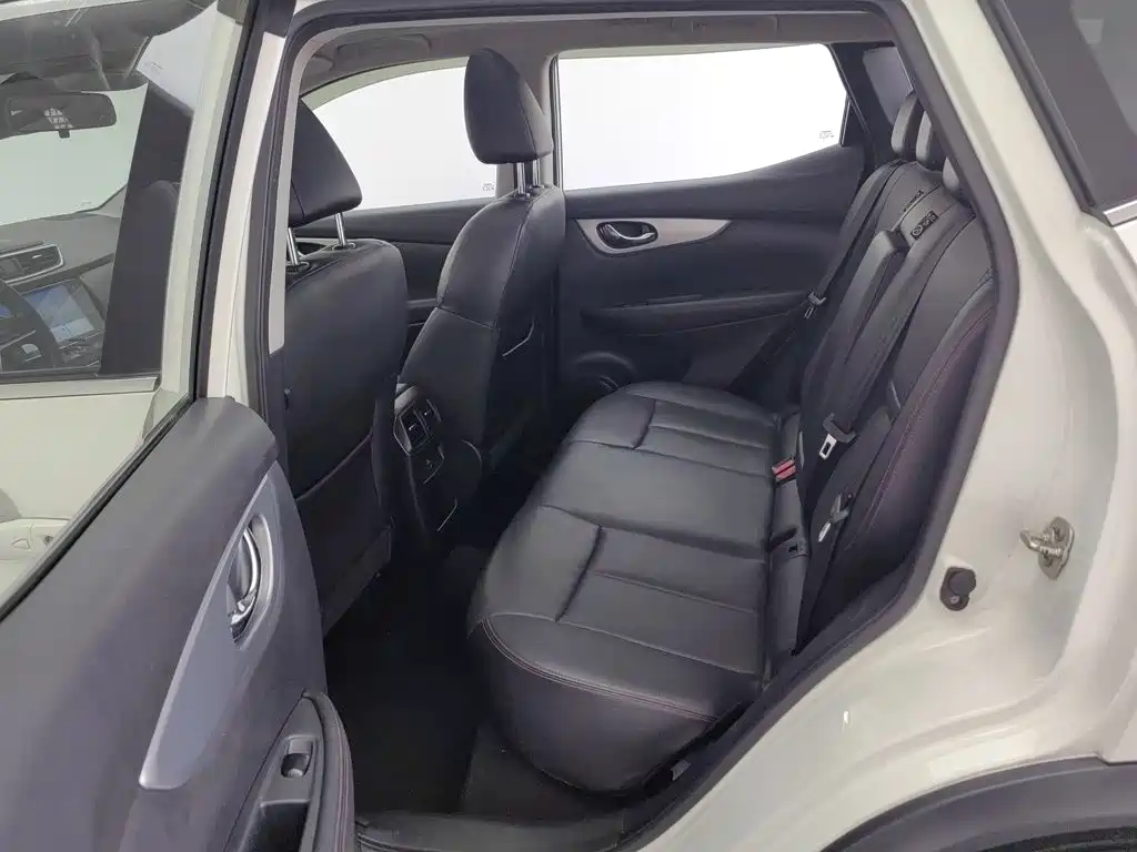 Nissan Qashqai — миниатюра 15