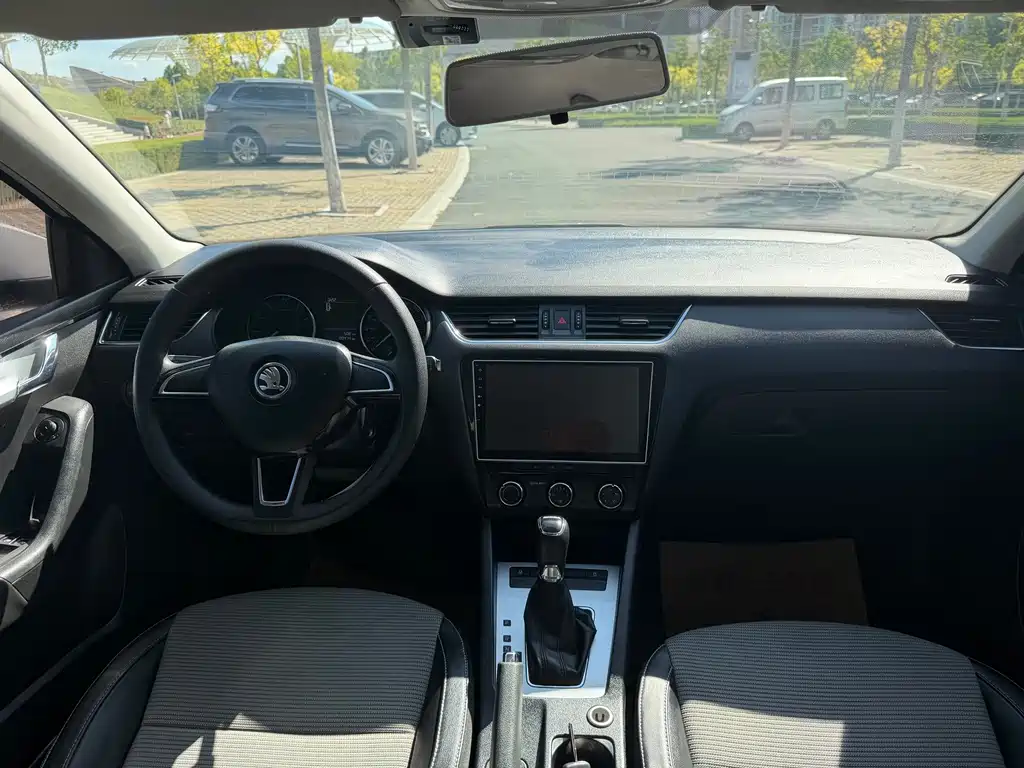 Skoda Octavia — миниатюра 9