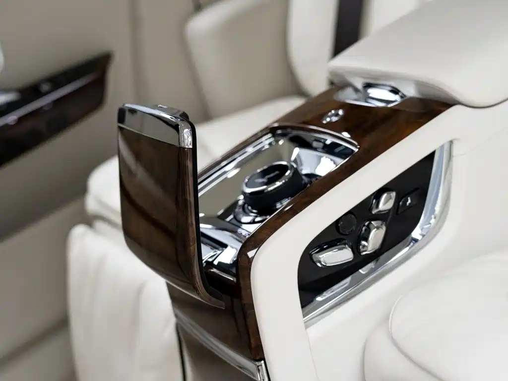 Rolls-Royce Phantom — миниатюра 15