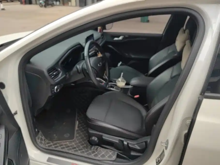 Ford Focus — миниатюра 9