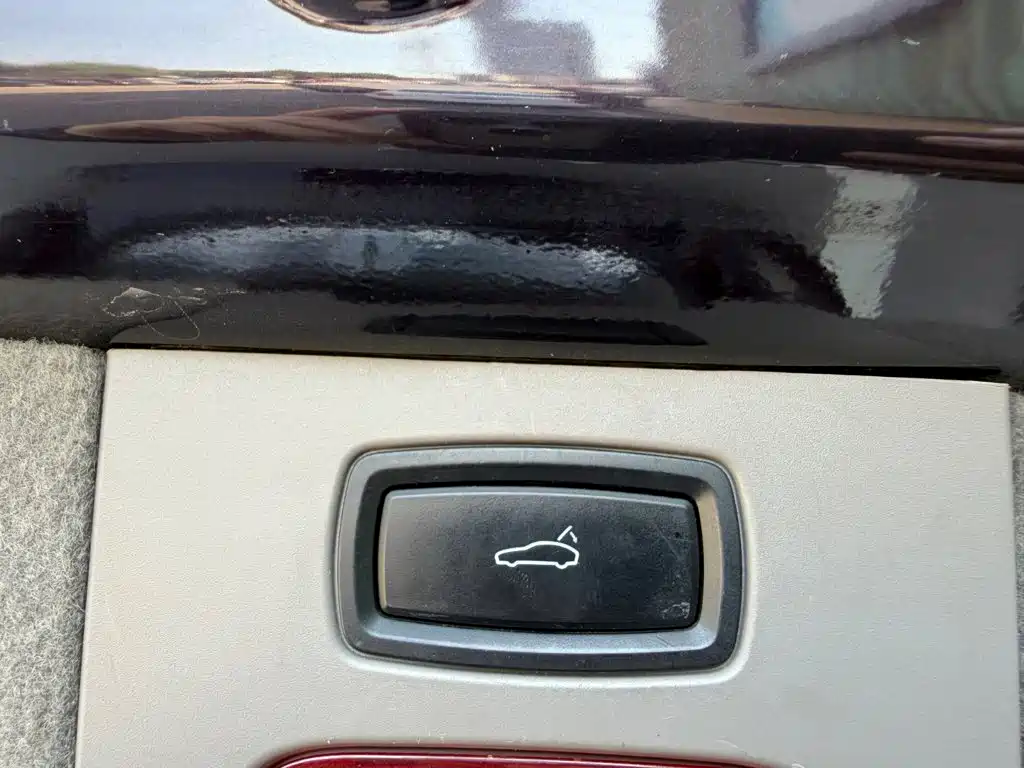 Porsche Cayenne — миниатюра 12