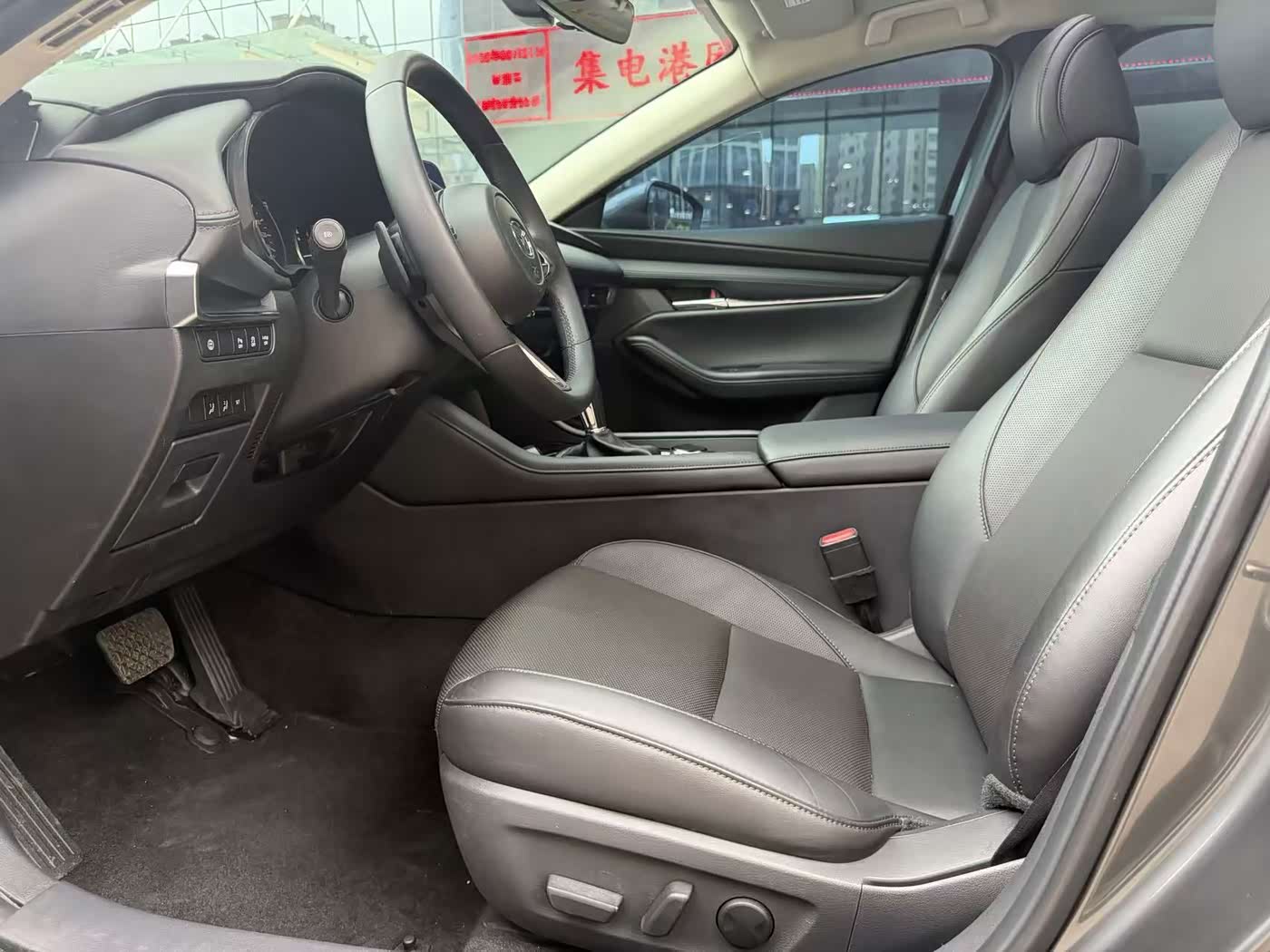 Mazda Mazda3 Axela 2.0 л 2021 г. Чёрный, пробег 25000 км