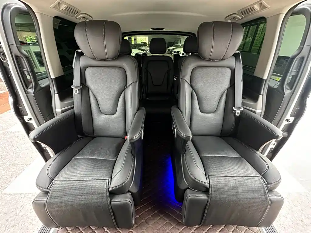 Mercedes-Benz V-Class (Import) — миниатюра 22