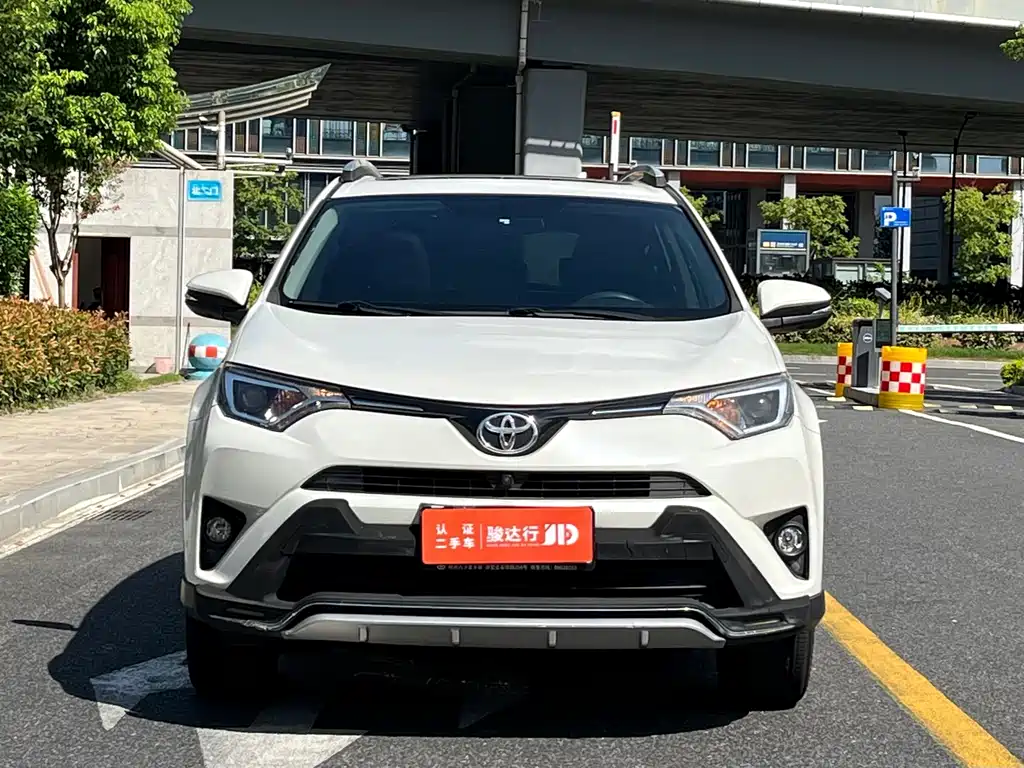 Toyota RAV4 — миниатюра 2