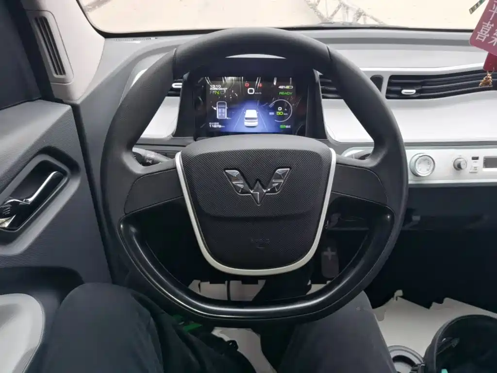 Wuling MINIEV — миниатюра 11